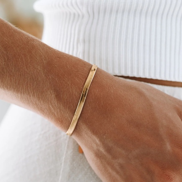 NIB New Atolea "KAUAI" HERRINGBONE BRACELET Gold Color - Picture 2 of 10